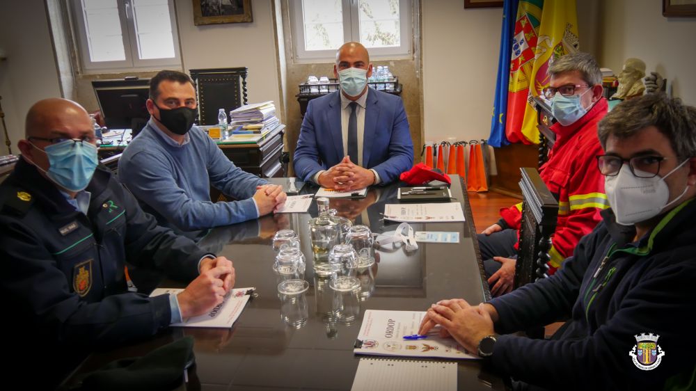 Executivo Municipal em reunião de trabalho sobre simulacro de Incêndio Industrial